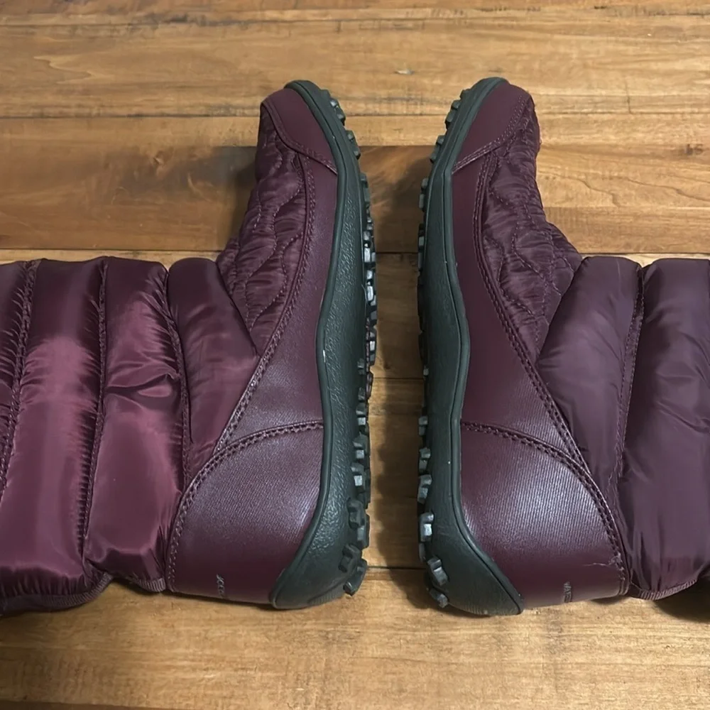 Columbia Minx™️ Slip Boot in Epic Plum size 9, some small scuffs…